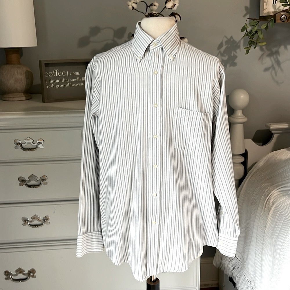 Private Club Button Down Front Gray White Stripe Mens 15.5 32/33 Shirt